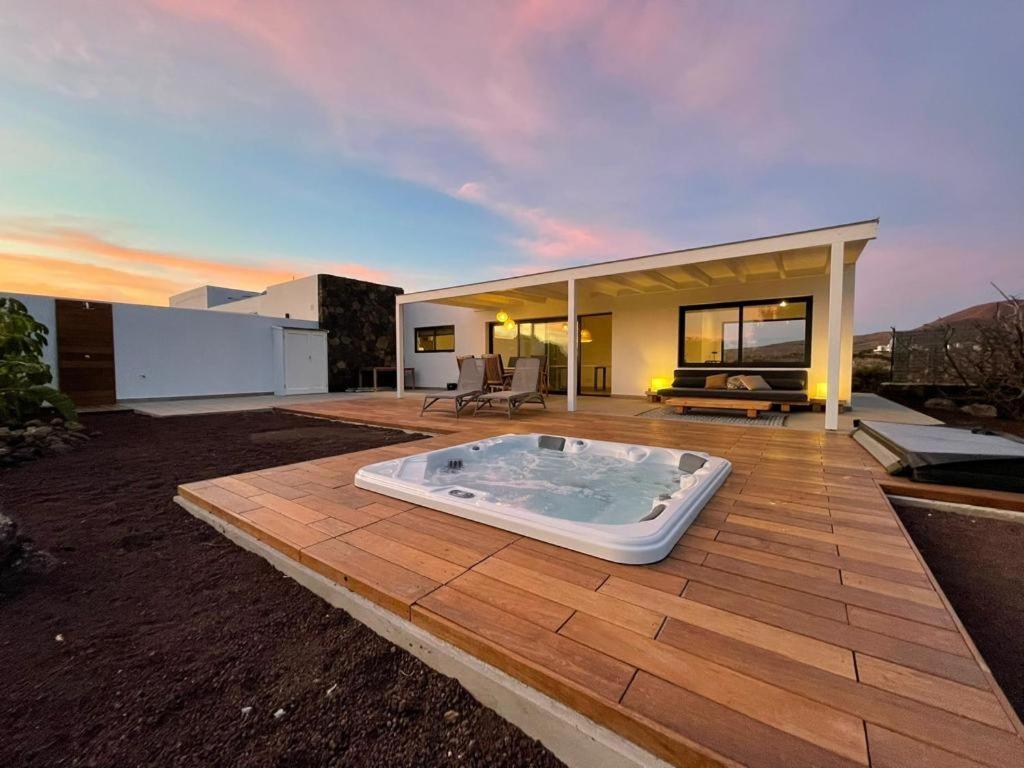 North Shore Villas Lajares, Manalari, Private Jacuzzi Екстер'єр фото